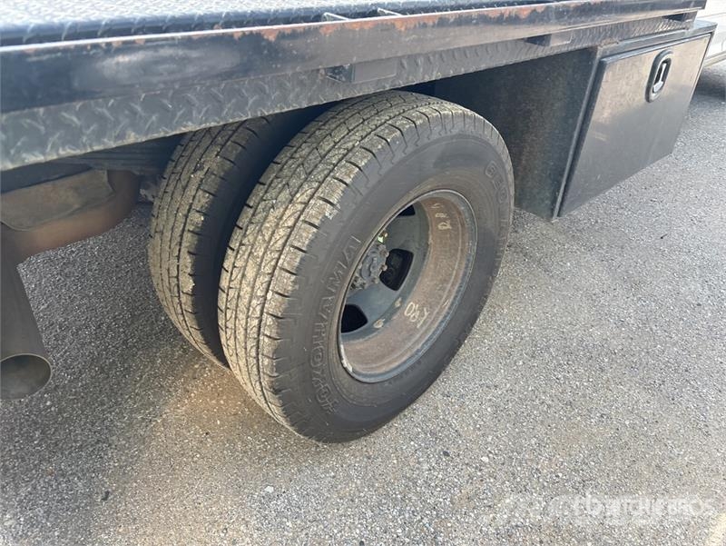 RAM 3500 4x4 Crew Cab Flatbed Truck Platformos/ Pakrovimas iš šono
