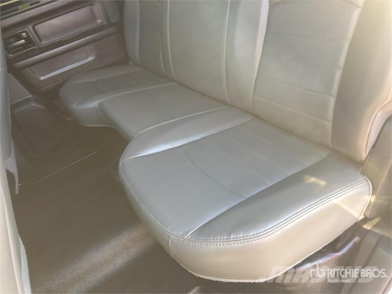 RAM 3500 4x4 Crew Cab Pickup Muu
