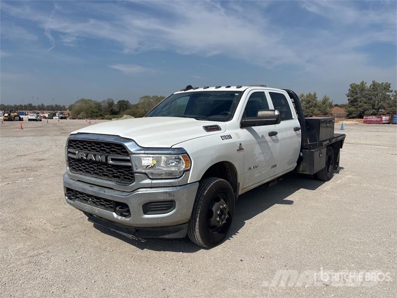 RAM 3500 4x4 Crew Cab Flatbed Truck Platformos/ Pakrovimas iš šono