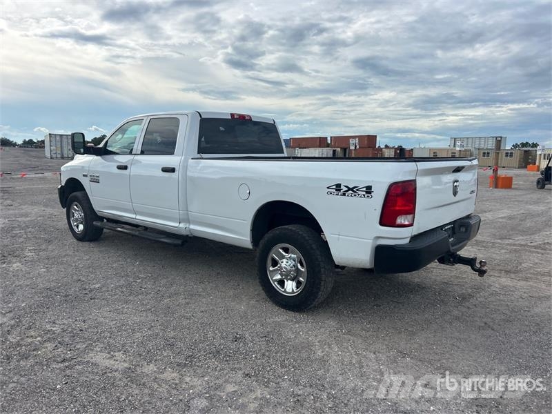 RAM 3500 4x4 Crew Cab Pickup Furgoni altro