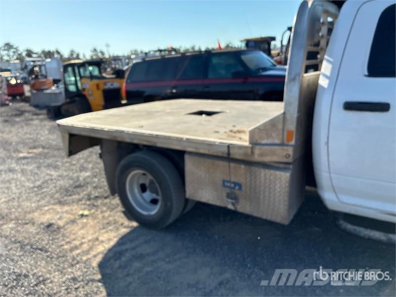 RAM 3500 4x4 Crew Cab Flatbed Truck Kamioni sa otvorenim sandukom