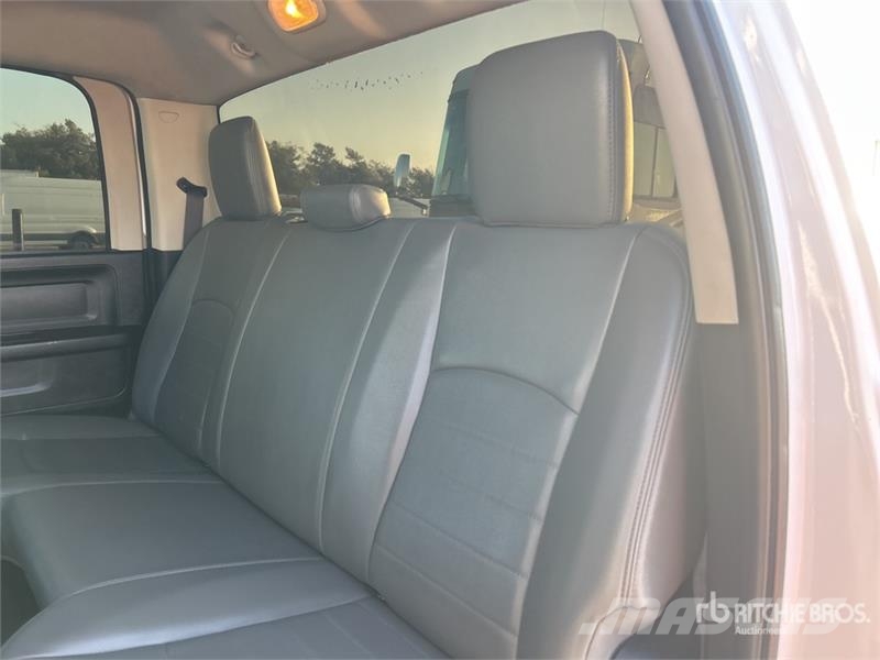 RAM 3500 4x4 Crew Cab Pickup Muu