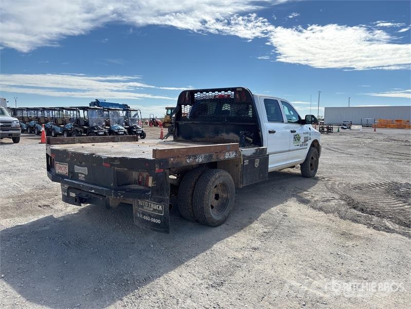 RAM 3500 4x4 Crew Cab Flatbed Truck Грузовики-платформы/боковая разгрузка