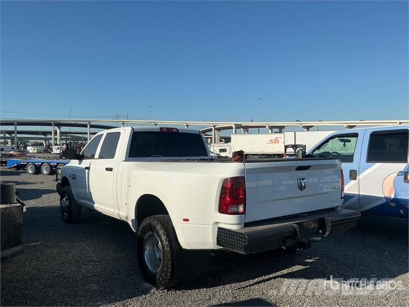 RAM 3500 4x4 Crew Cab Pickup (Inoperable) أخرى