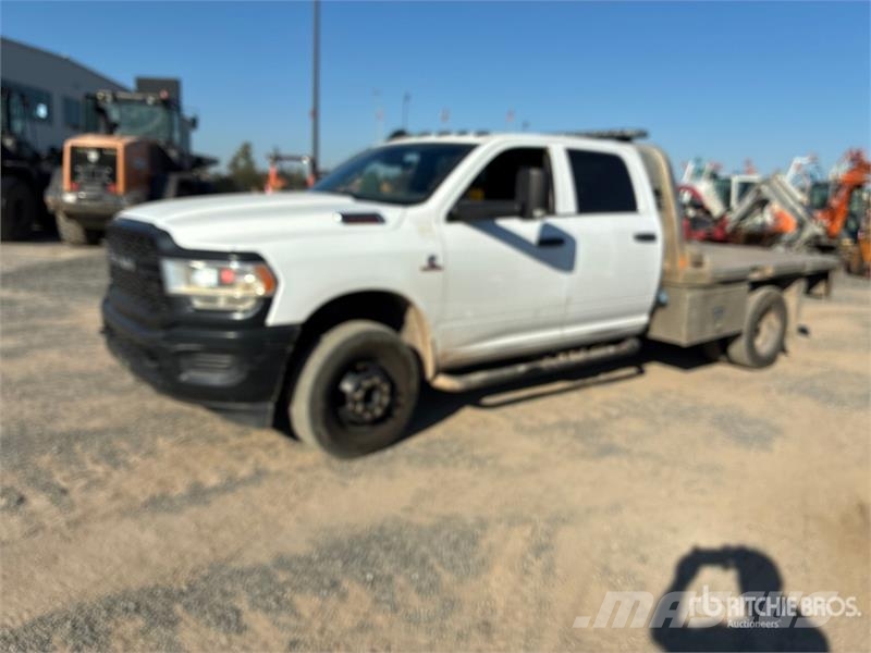 RAM 3500 4x4 Crew Cab Flatbed Truck Kamioni sa otvorenim sandukom