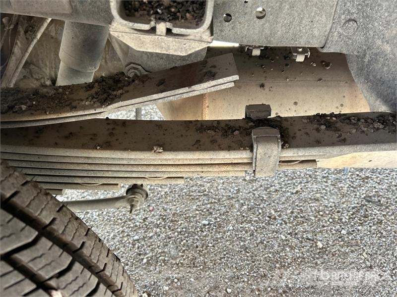 RAM 3500 4x4 Crew Cab Flatbed Truck Camiones de cama baja