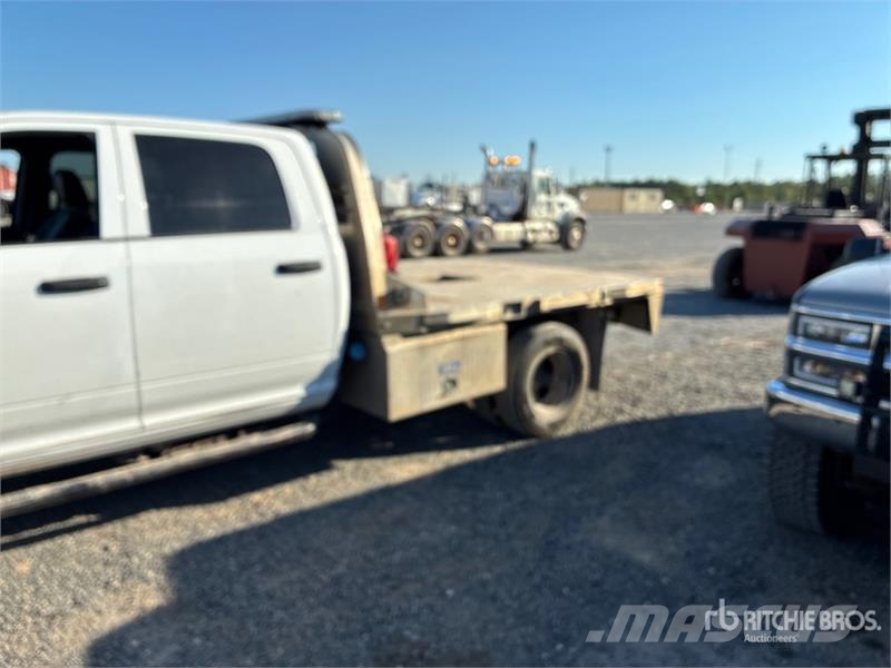 RAM 3500 4x4 Crew Cab Flatbed Truck Kamioni sa otvorenim sandukom
