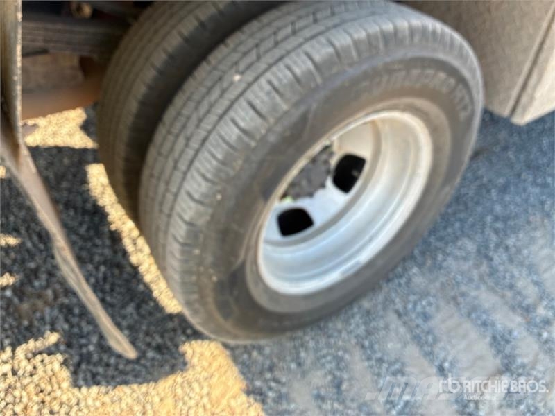 RAM 3500 4x4 Crew Cab Flatbed Truck Kamioni sa otvorenim sandukom