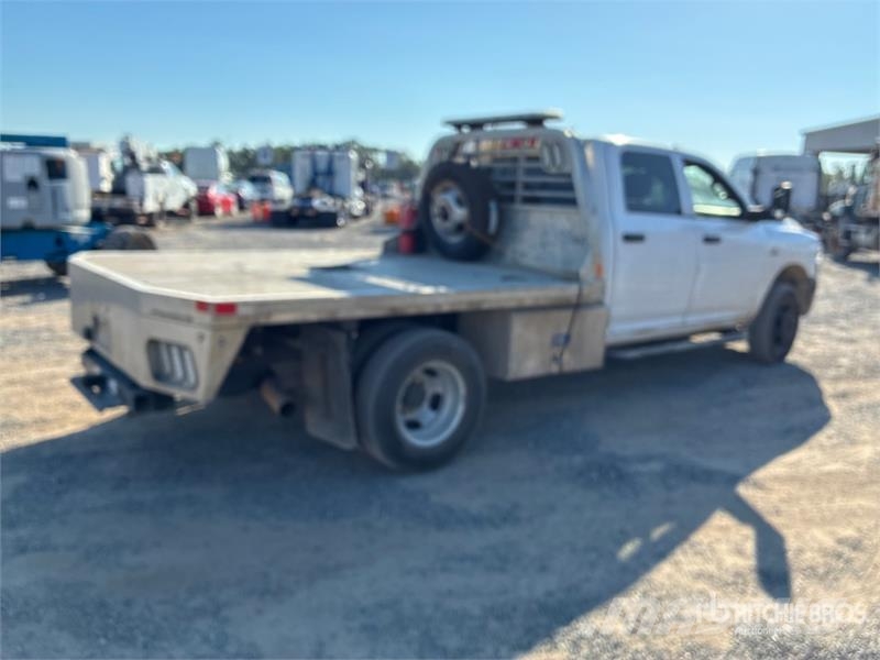 RAM 3500 4x4 Crew Cab Flatbed Truck Kamioni sa otvorenim sandukom