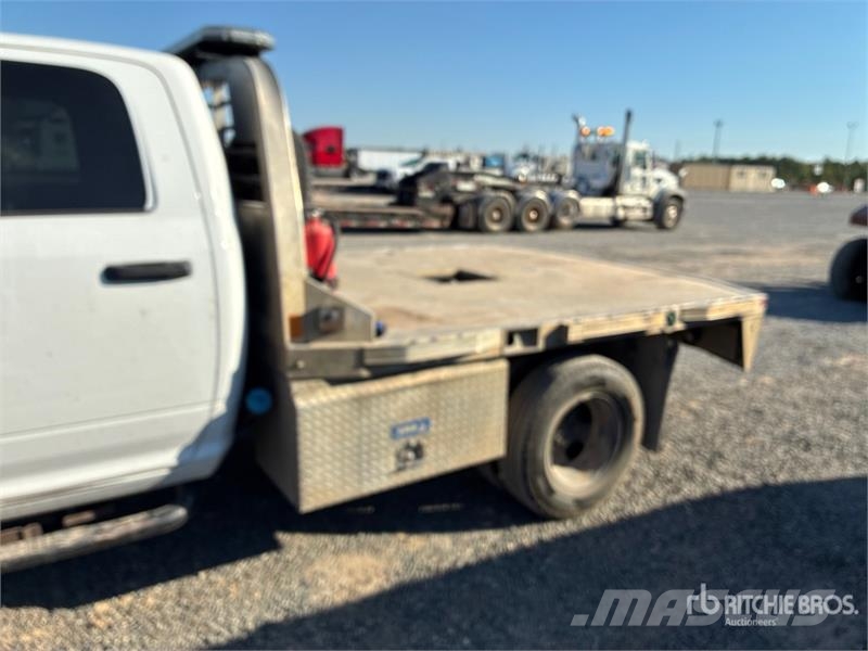 RAM 3500 4x4 Crew Cab Flatbed Truck Kamioni sa otvorenim sandukom
