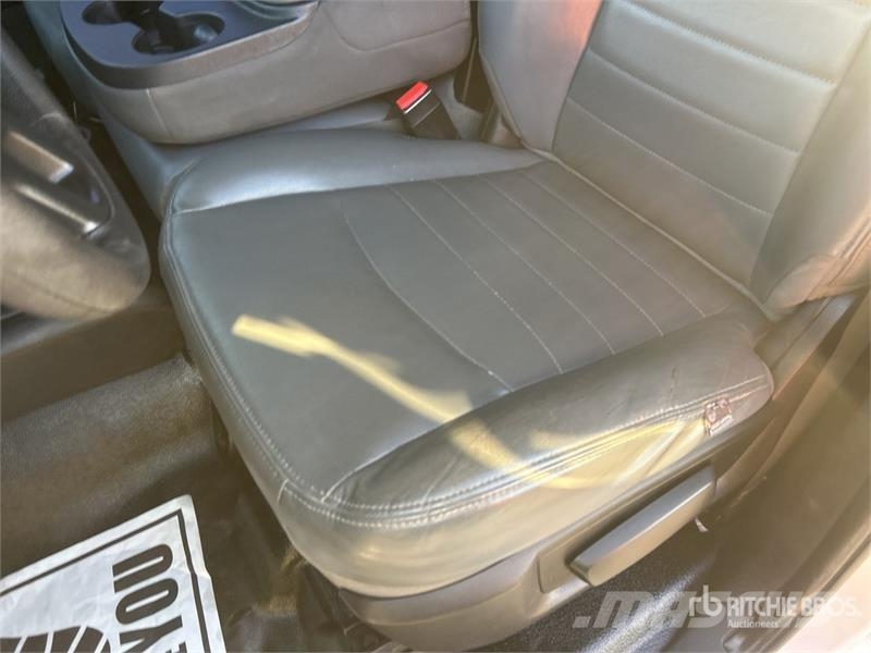 RAM 3500 4x4 Crew Cab Pickup Muu