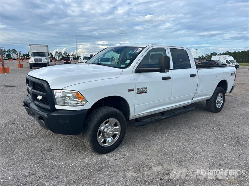 RAM 3500 4x4 Crew Cab Pickup Furgoni altro