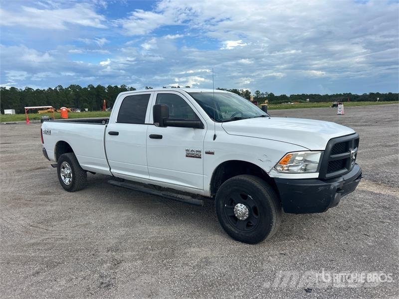RAM 3500 4x4 Crew Cab Pickup Furgoni altro