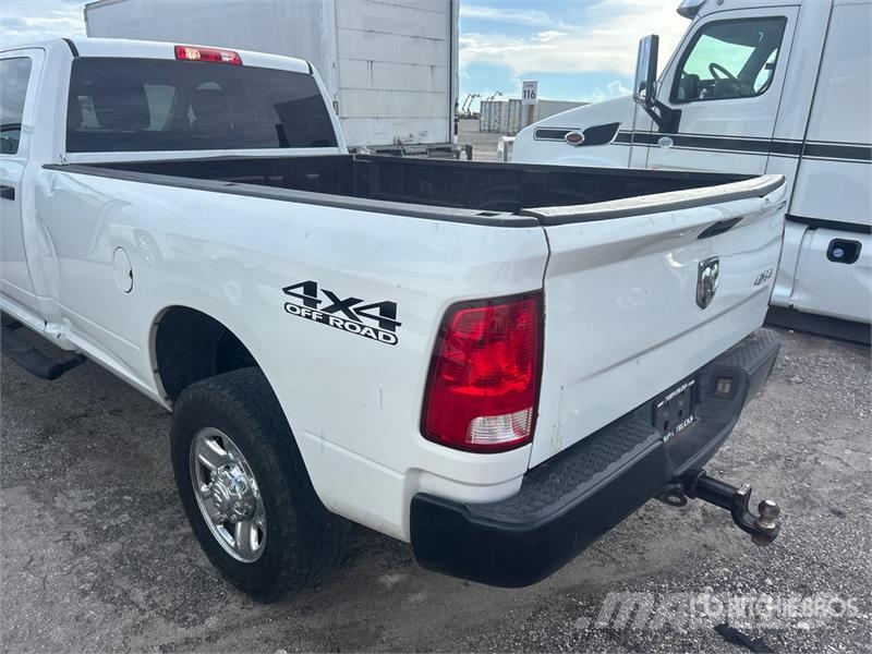 RAM 3500 4x4 Crew Cab Pickup Прочие фургоны