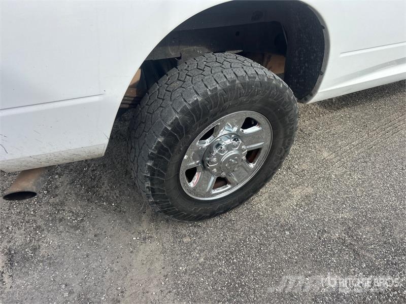 RAM 3500 4x4 Crew Cab Pickup Прочие фургоны