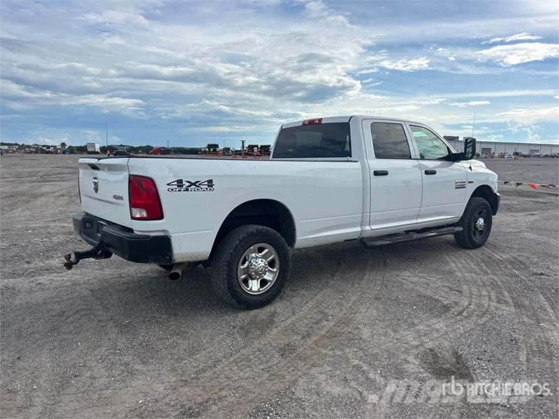 RAM 3500 4x4 Crew Cab Pickup Furgoni altro