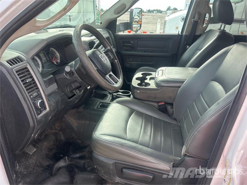 RAM 3500 4x4 Crew Cab Pickup Прочие фургоны