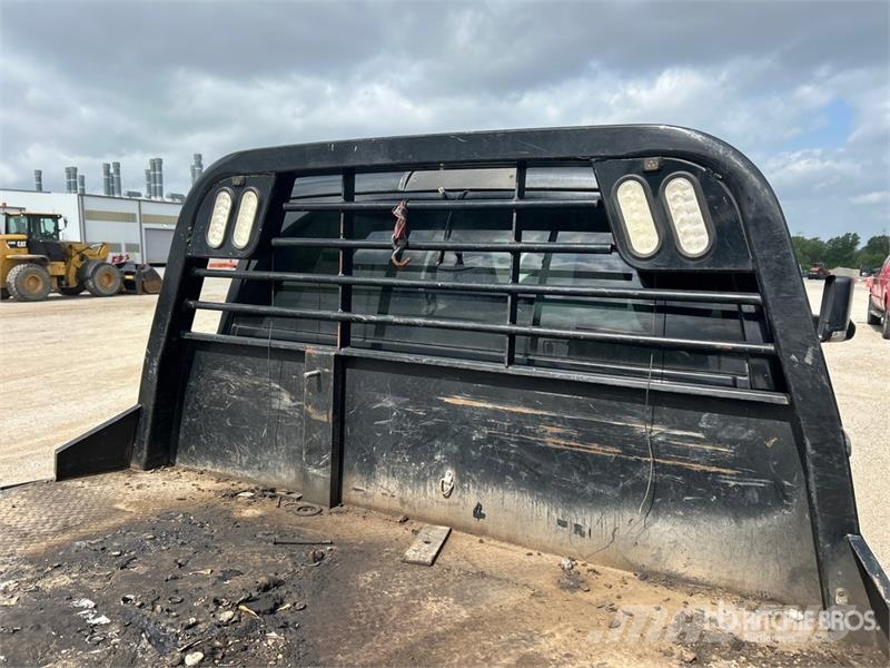 RAM 3500 4x4 Crew Cab Flatbed Truck Camiones de cama baja