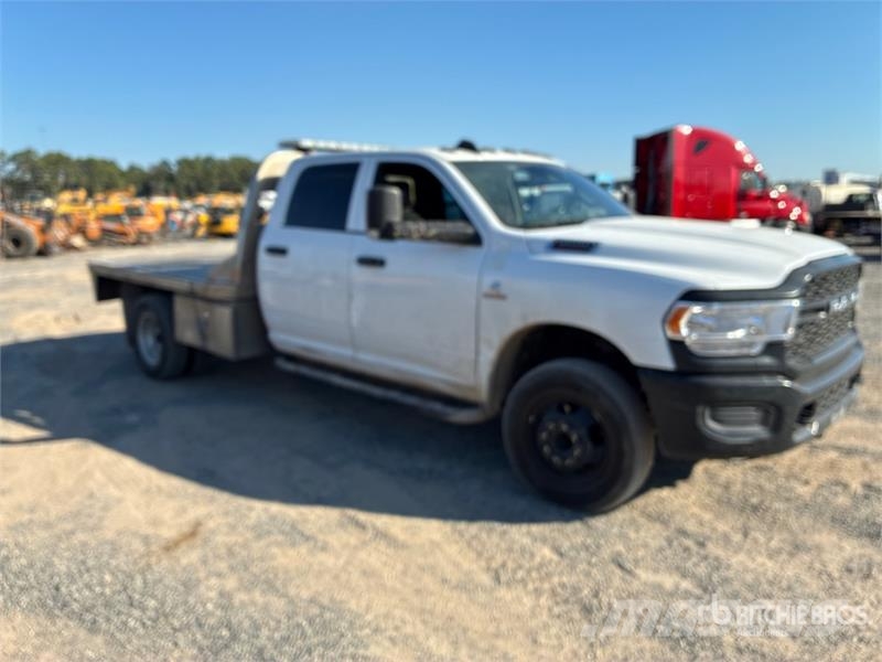 RAM 3500 4x4 Crew Cab Flatbed Truck Kamioni sa otvorenim sandukom