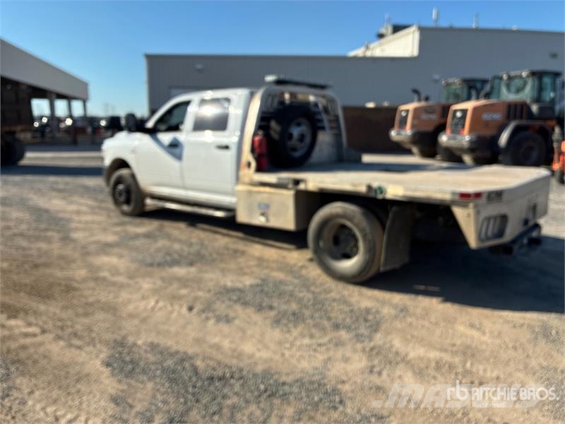 RAM 3500 4x4 Crew Cab Flatbed Truck Kamioni sa otvorenim sandukom