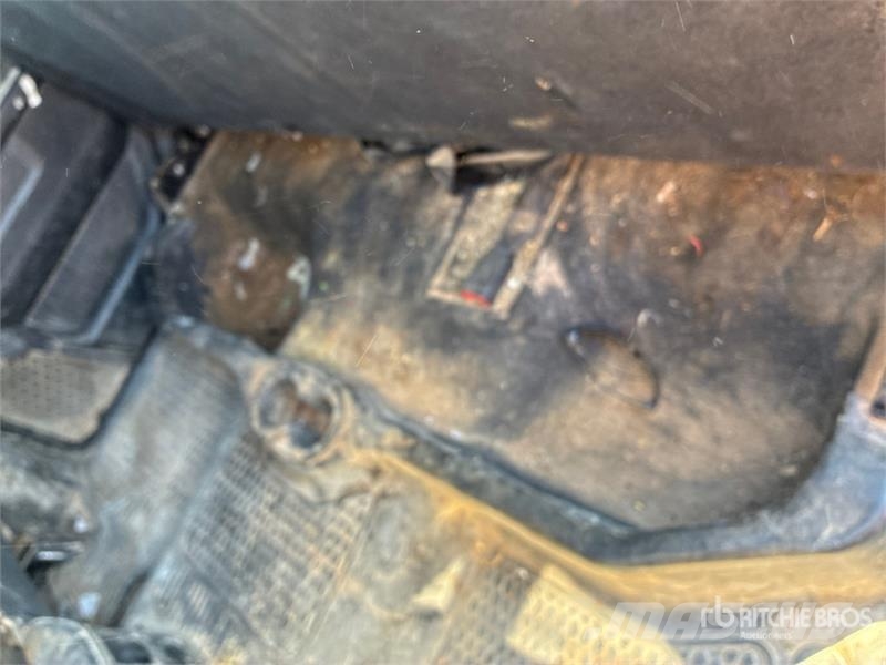 RAM 3500 4x4 Crew Cab Flatbed Truck Kamioni sa otvorenim sandukom