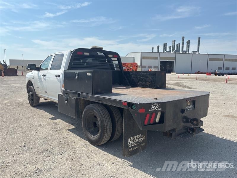 RAM 3500 4x4 Crew Cab Flatbed Truck Platformos/ Pakrovimas iš šono