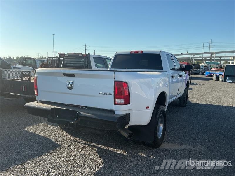 RAM 3500 4x4 Crew Cab Pickup (Inoperable) أخرى