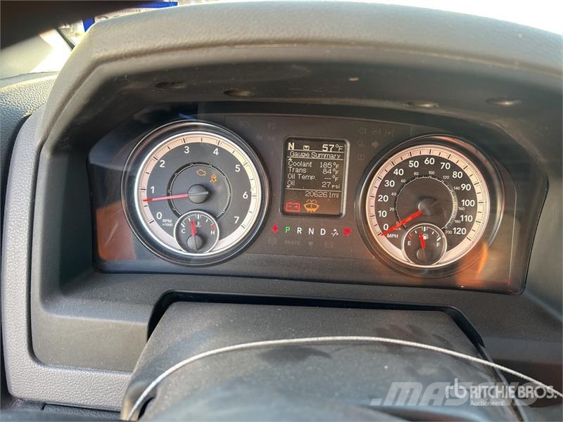 RAM 3500 4x4 Flatbed Truck Camiones plataforma