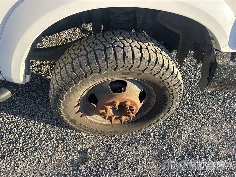 RAM 3500 4x4 Flatbed Truck Camiones plataforma
