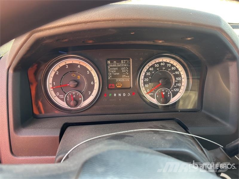 RAM 3500 4x4 Flatbed Truck Camiones plataforma