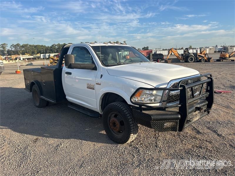 RAM 3500 4x4 Flatbed Truck Camiones plataforma