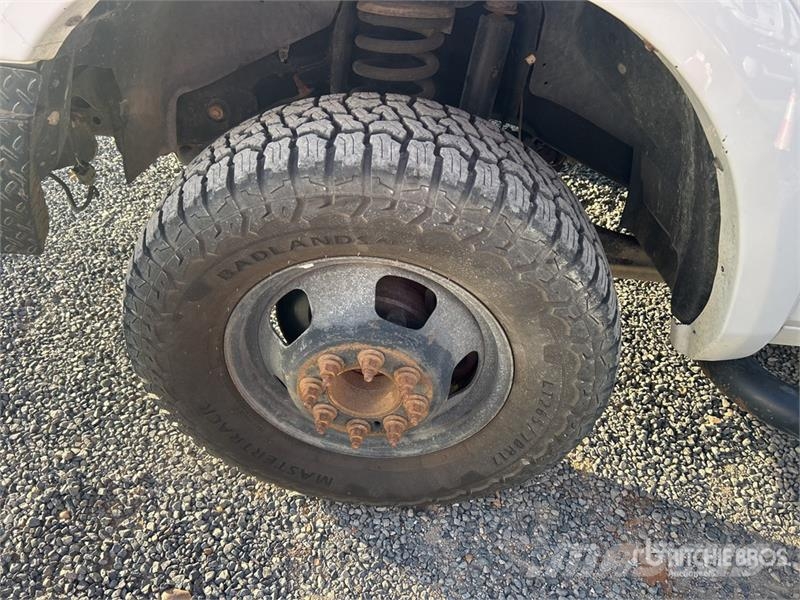 RAM 3500 4x4 Flatbed Truck Camiones plataforma