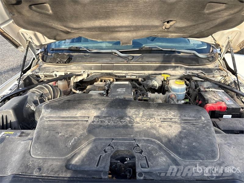 RAM 3500HD Pritschenwagen/Pritschenwagen mit Seitenklappe