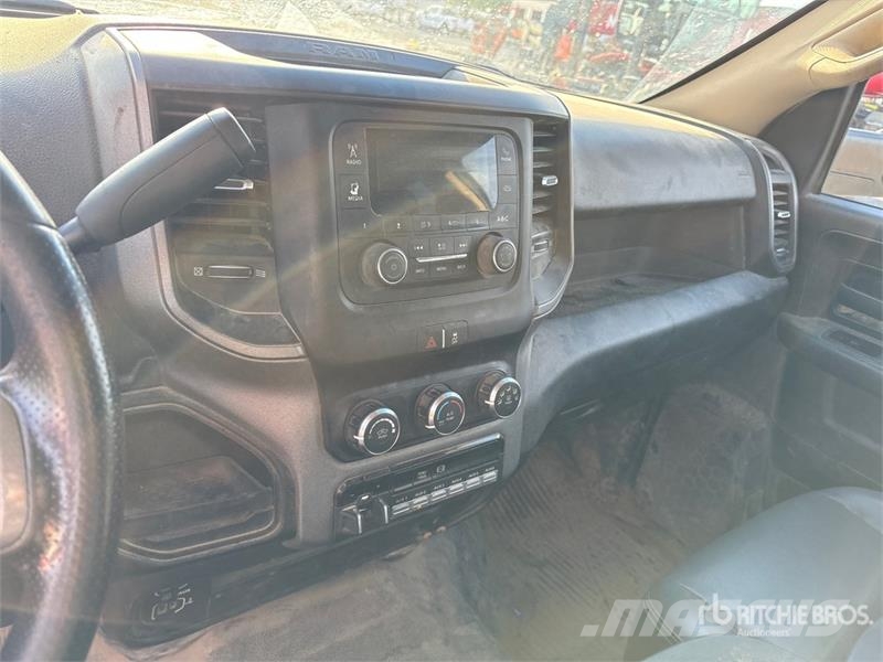 RAM 3500HD Pritschenwagen/Pritschenwagen mit Seitenklappe