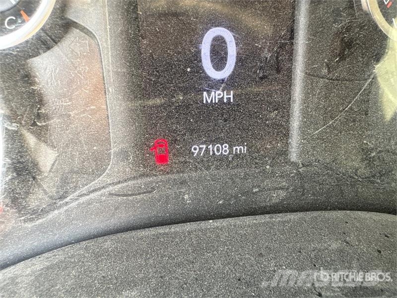 RAM 3500HD Pritschenwagen/Pritschenwagen mit Seitenklappe