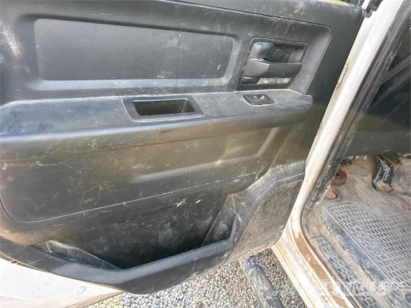 RAM 3500HD Pritschenwagen/Pritschenwagen mit Seitenklappe