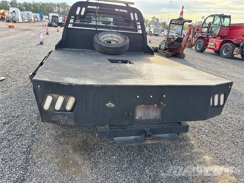 RAM 3500HD Pritschenwagen/Pritschenwagen mit Seitenklappe