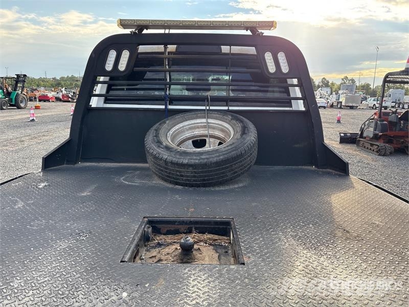 RAM 3500HD Pritschenwagen/Pritschenwagen mit Seitenklappe