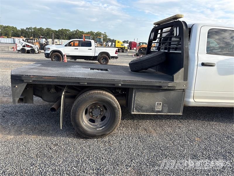 RAM 3500HD Pritschenwagen/Pritschenwagen mit Seitenklappe