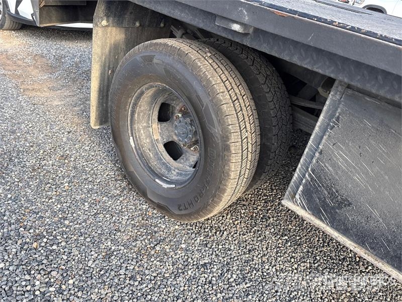 RAM 3500HD Pritschenwagen/Pritschenwagen mit Seitenklappe