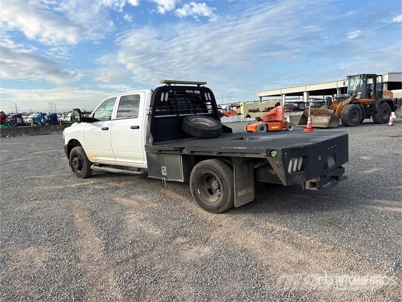 RAM 3500HD Pritschenwagen/Pritschenwagen mit Seitenklappe