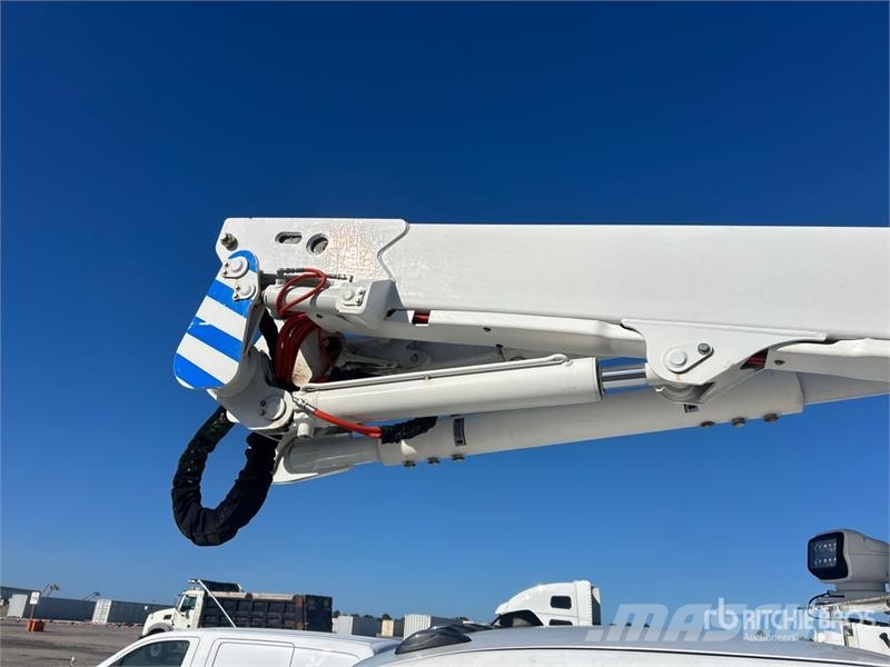 RAM 40 ft on Ram 5500 4x4 Bucket Truck Truck mounted platforms