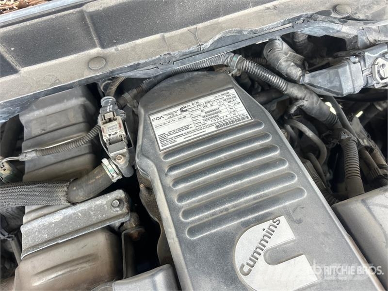 RAM 4500 Tovornjaki s kesonom/platojem