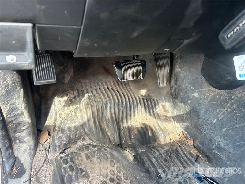RAM 4500 Tovornjaki s kesonom/platojem