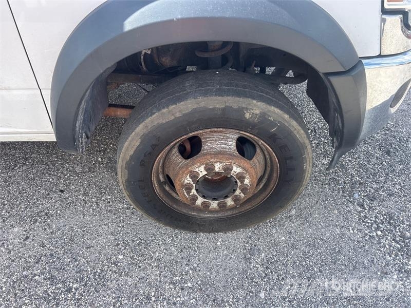 RAM 4500 Tovornjaki s kesonom/platojem