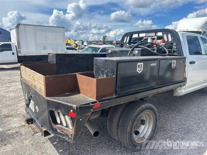 RAM 4500 Tovornjaki s kesonom/platojem