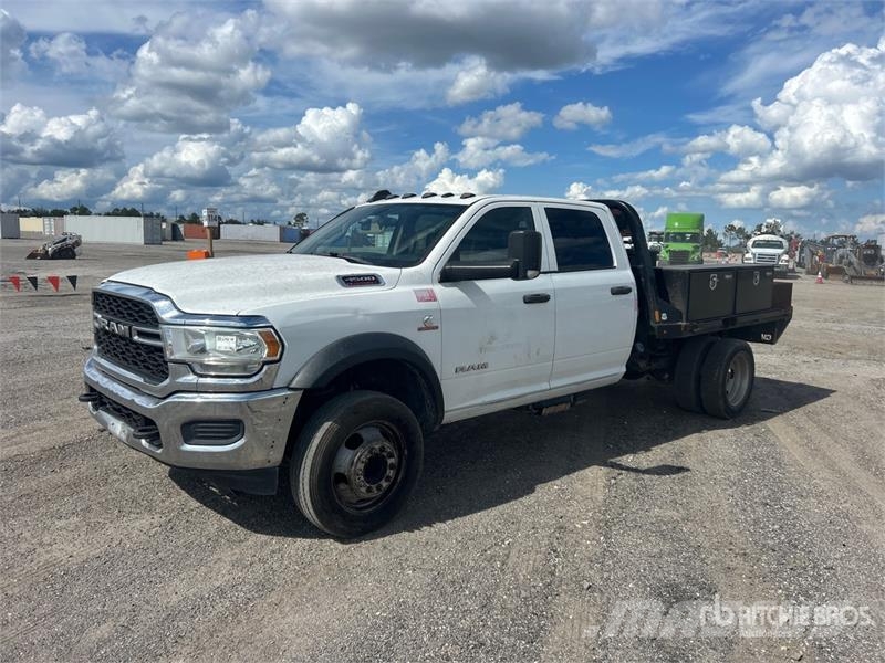 RAM 4500 Tovornjaki s kesonom/platojem