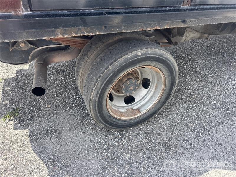RAM 4500 Tovornjaki s kesonom/platojem