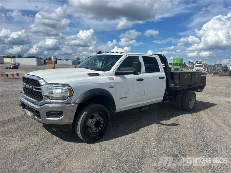 RAM 4500 Tovornjaki s kesonom/platojem