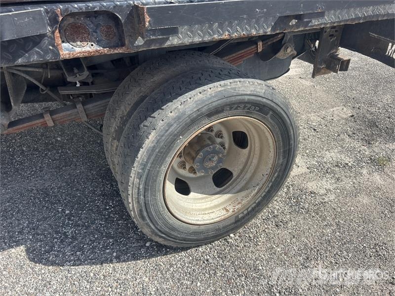 RAM 4500 Tovornjaki s kesonom/platojem